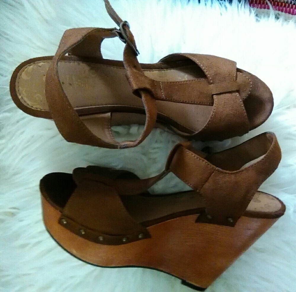 Faux Suede Wedges | Size 8
